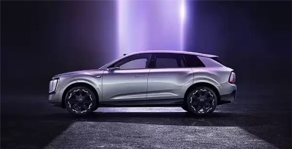 上汽奥迪首款量产SUV AUDI E7 X量产版公布：和谐多了