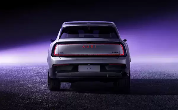 上汽奥迪首款量产SUV AUDI E7 X量产版公布：和谐多了