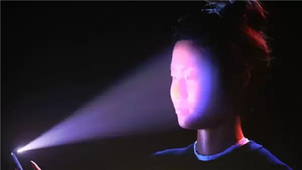 iPhone 18系列确认测试屏下Face ID:首发小号灵动岛