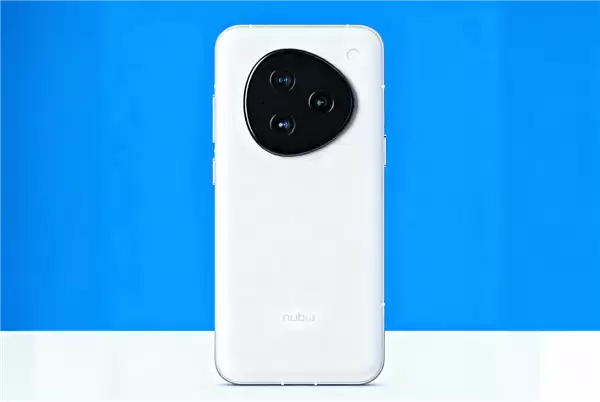 抖音副总裁李亮：AI手机助手本质是机主授权 与入侵、黑客、隐私无关