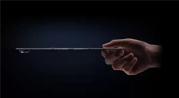 三星Galaxy Z TriFold 国内亮相:10英寸巨屏+2亿像素 三折叠旗舰颠覆想象