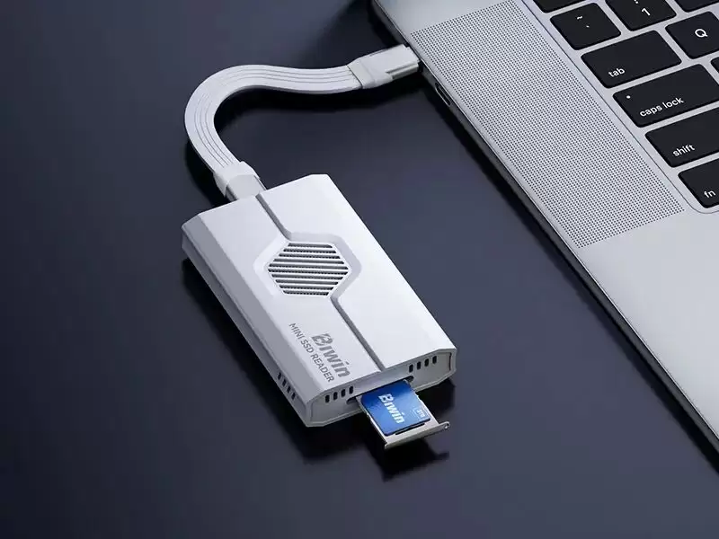 最小消费级固态硬盘:佰维正式面向消费级市场发布 Mini SSD CL100