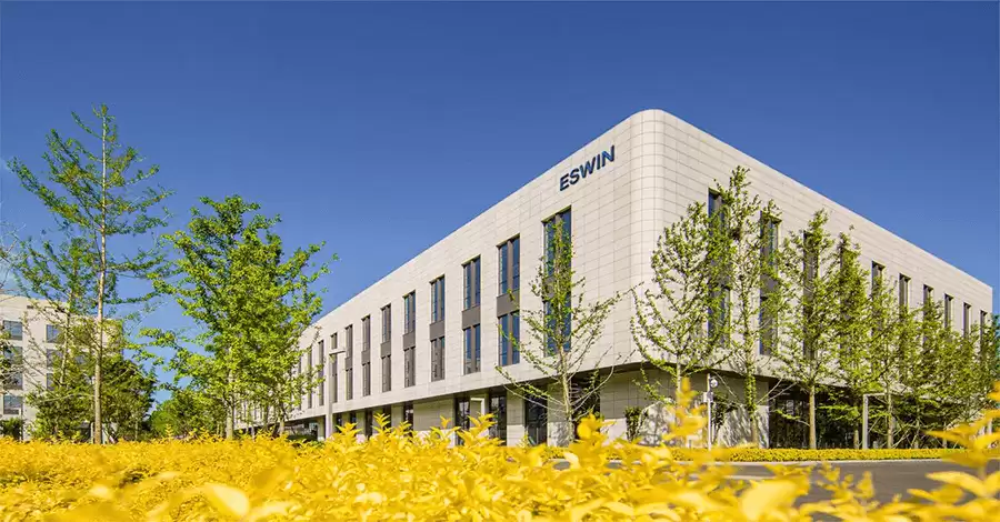 延续成本策略，iPhone 17e沿用成熟OLED方案，京东方担当供应主力