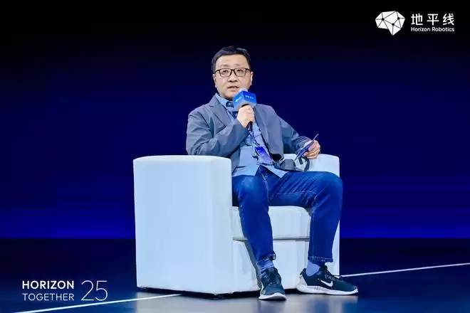 余凯周光等大咖对话 如何破解高阶智驾落地难题