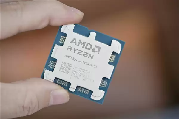 最佳游戏CPU换代在即!AMD锐龙7 9850X3D搭配华硕B850现身