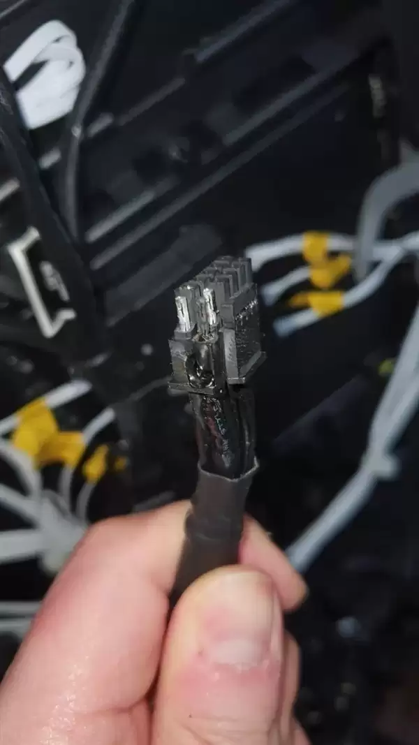 RTX 4090功耗降低仍烧毁