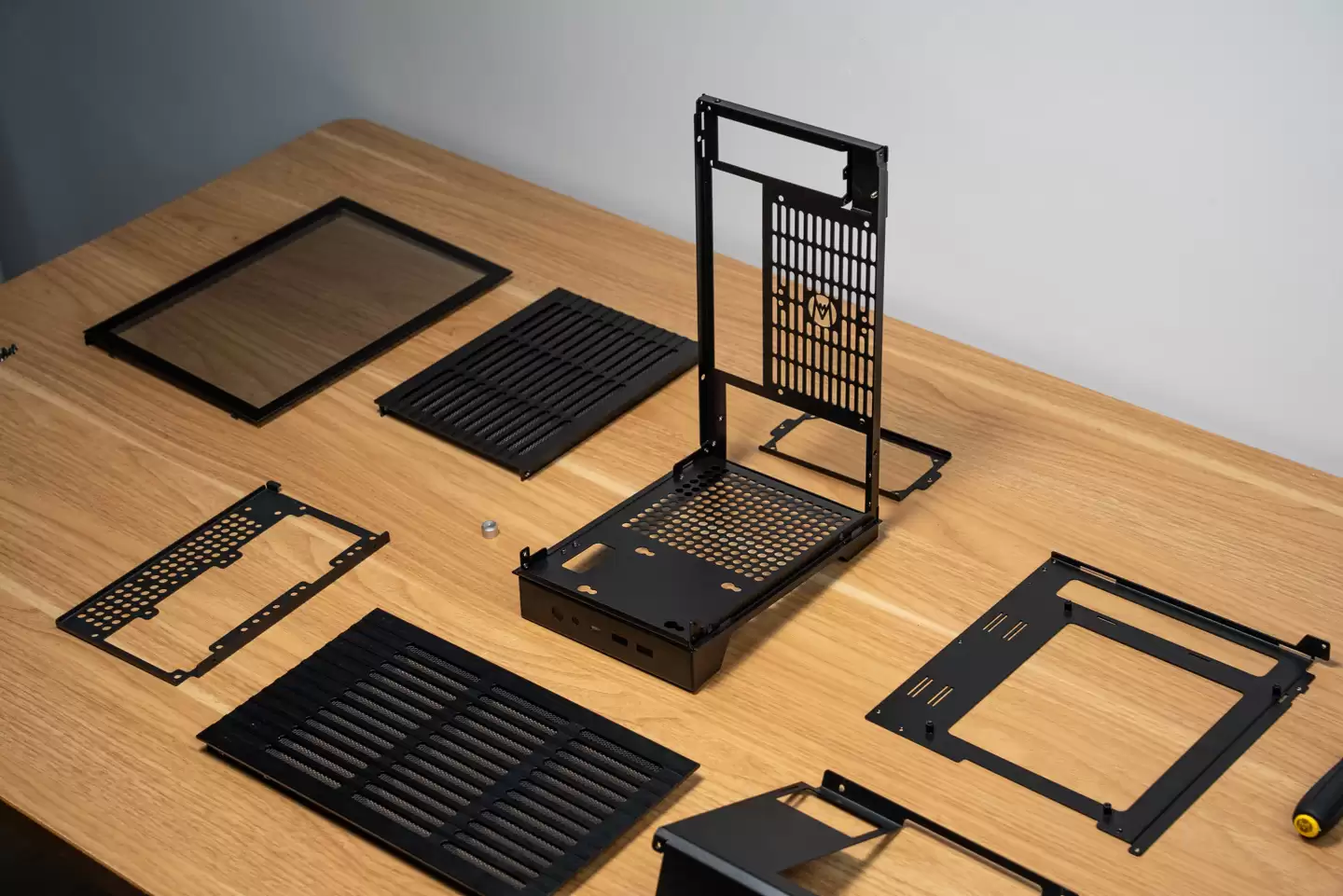 右侧透新选择，机械大师预告铝合金 ITX 机箱 S102