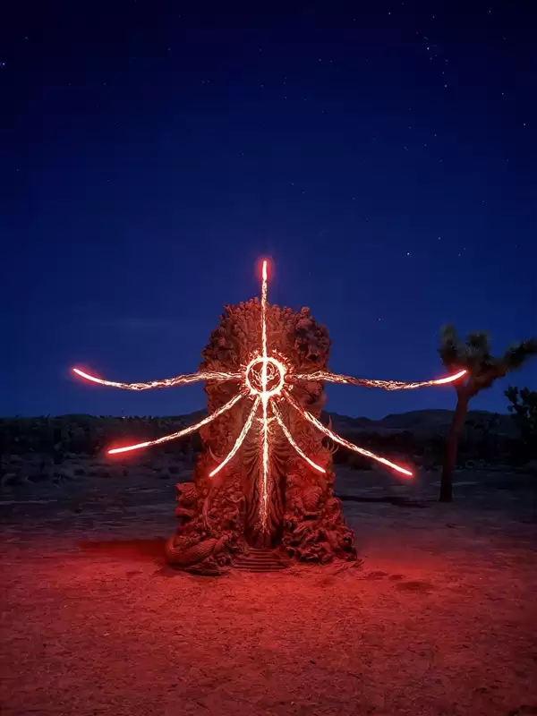 神秘雕像与拉瑞安新作相关