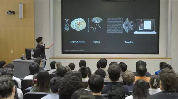 1.5秒植入!马斯克脑机接口公司技术新突破 超万人等待上脑