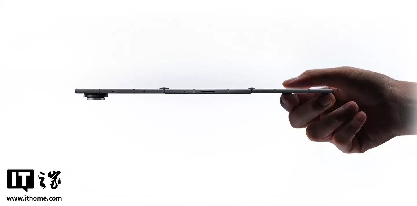 四摄设计？三星 Galaxy Z TriFold 三折折叠手机原型机现身