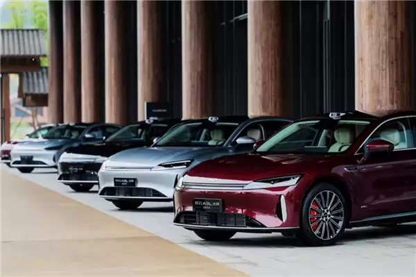 奇瑞风云A9L遭车主集体投诉:新款车加量不降价 老车主被背刺