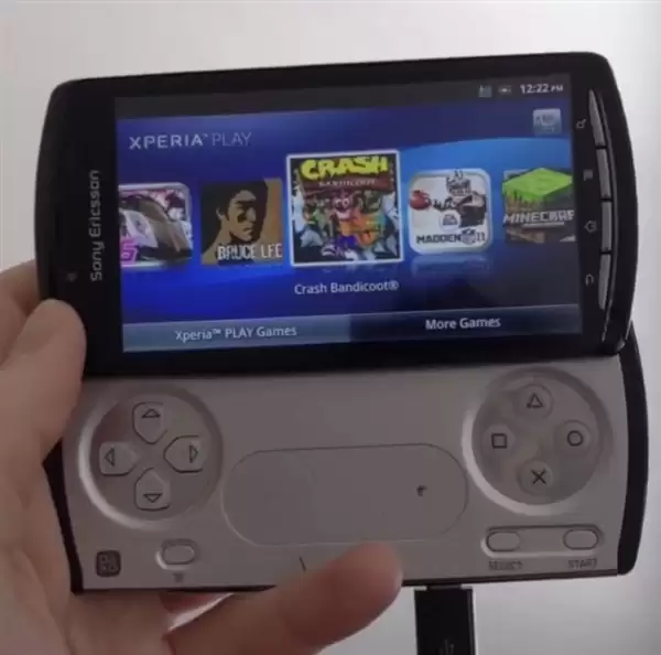 致敬Xperia Play！AYANEO Pocket PLAY游戏手机首次亮相：侧滑设计、全功能手柄
