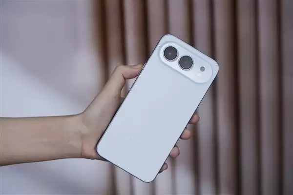 荣耀手机打通苹果生态：已支持与iPhone通知共享