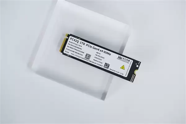 疾速7000MB/s！长江存储PC42Q 1TB SSD图赏