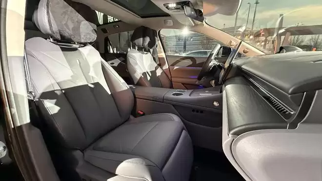 岚图追光L27.99万起!标配华为全家桶+800V 这是要卖爆的节奏?