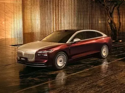 岚图追光L上市，27.99万起售，搭载华为智驾与插混动力