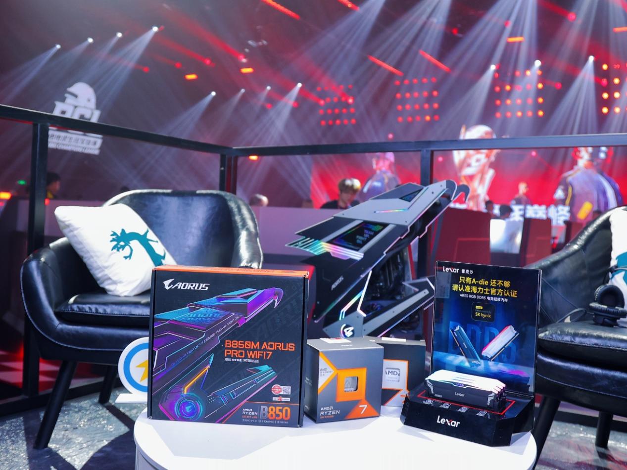 技嘉AORUS助力2025 PCL秋季赛:专业电竞装备护航顶级赛事