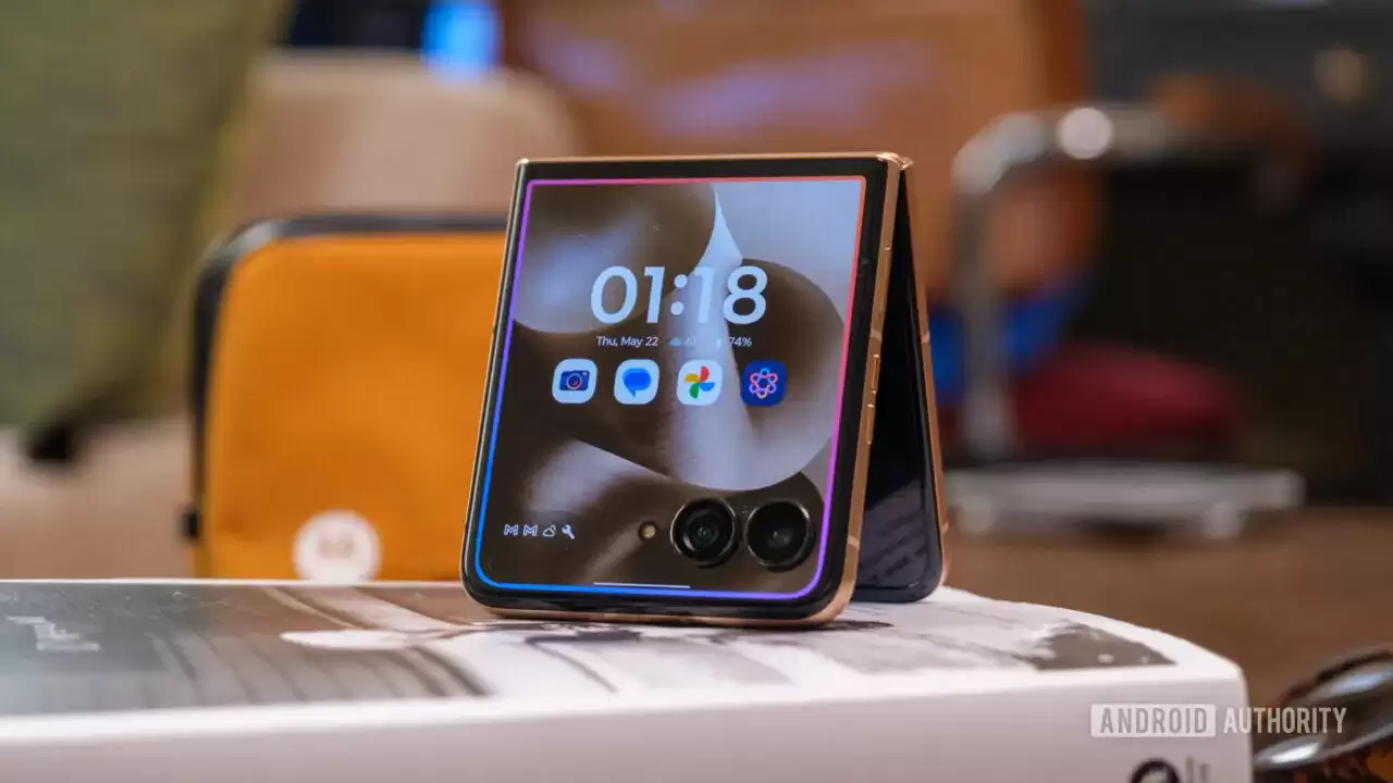 CES 2026 见：摩托罗拉有望推出 Razr 品牌首款大折叠手机