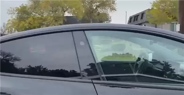 无安全员、无乘员 马斯克发文：特斯拉启动无人驾驶Robotaxi路测