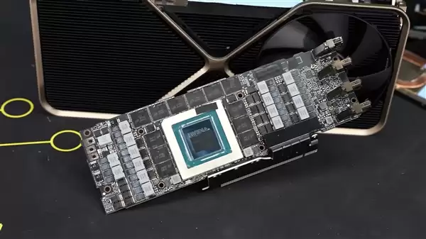 NVIDIA从未发布的900W显卡Titan Ada!被大神拆解了