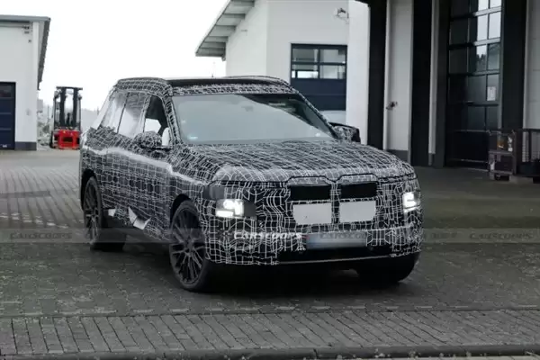 宝马全新一代X7路试曝光 2027年将推燃油及纯电版本