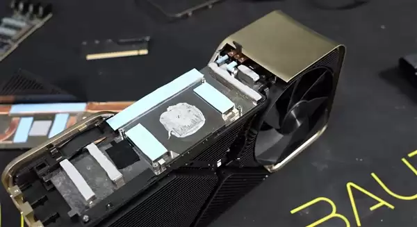 NVIDIA从未发布的900W显卡Titan Ada!被大神拆解了