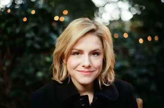 新《古墓丽影》劳拉演员公布:颜值超高的美女Alix Wilton Regan