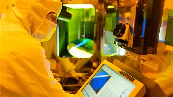 JEDEC制定全新技术内存标准SPHBM4：秒杀DDR5/GDDR7 逼近HBM4