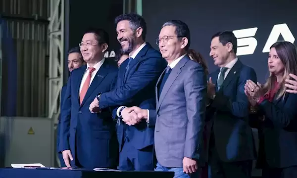 中国车企拯救“桑塔纳”：国产车换个标转手卖37万