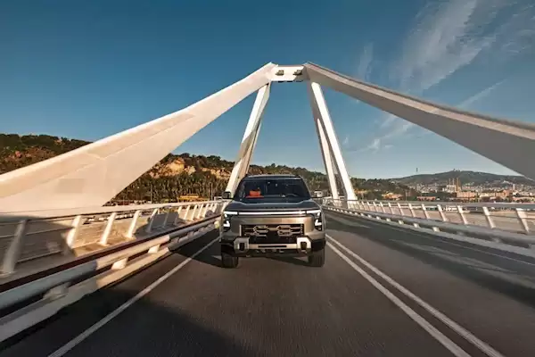 中国车企拯救“桑塔纳”：国产车换个标转手卖37万