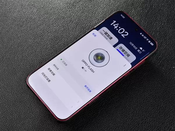 OPPO哈苏磁吸闪光环灯上手:199元闭眼入