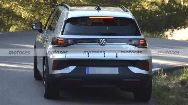 大众ID.Cross纯电小型SUV量产版谍照曝光,明年上市