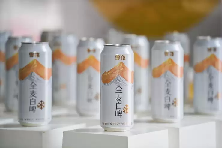 华润啤酒携美团歪马送酒推出“雪花全麦白啤”，头部品牌首度联合零售商定制新品