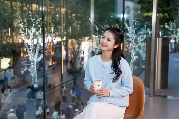 华为学堂鸿蒙主题月丨走进华为旗舰店探索 HarmonyOS 6 新体验