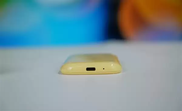 可磁吸绝配iPhone！长江存储致态灵潮流动版移动SSD 2TB图赏