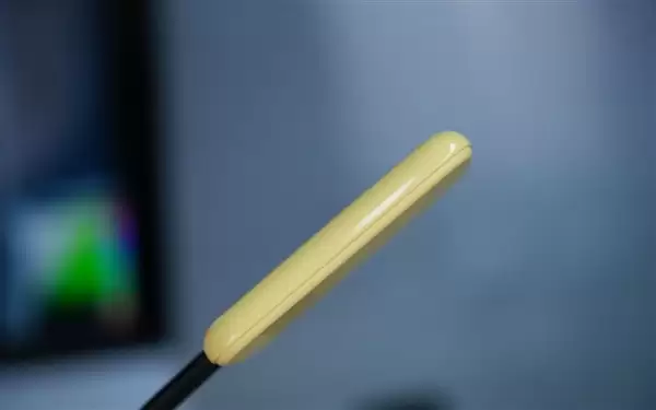 可磁吸绝配iPhone！长江存储致态灵潮流动版移动SSD 2TB图赏