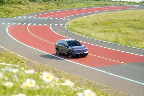 日产NX8亮相：大空间+800V快充，家庭SUV新选择