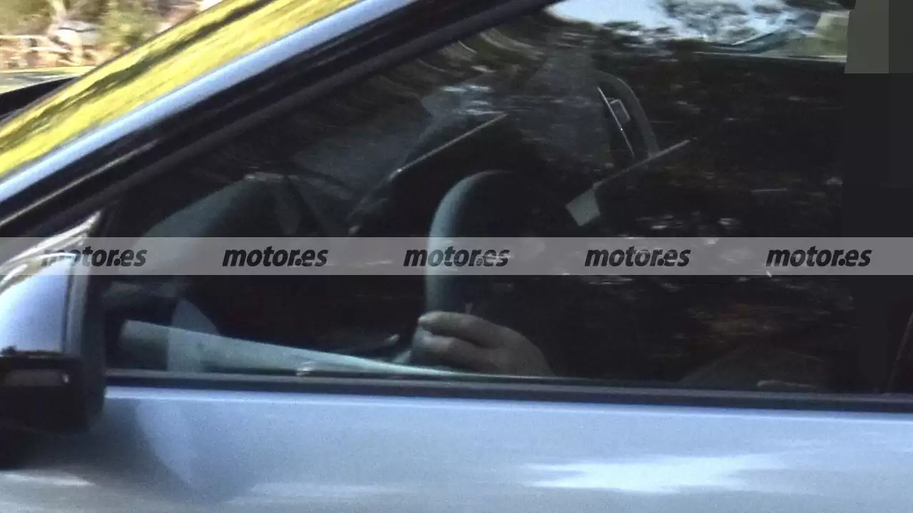 大众 ID.Cross 纯电小型 SUV 量产版谍照曝光，明年上市