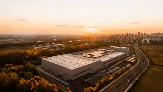 用沃尔沃的逻辑，打造吉利式的安全