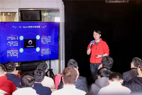 超能小艺的微醺坦白局:AI 的未来是成为“懂”你的贴心伙伴