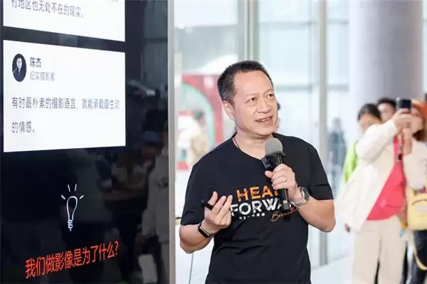 华为学堂鸿蒙主题月丨走进华为旗舰店探索 HarmonyOS 6 新体验