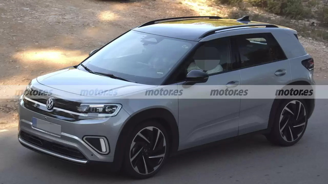 大众 ID.Cross 纯电小型 SUV 量产版谍照曝光，明年上市