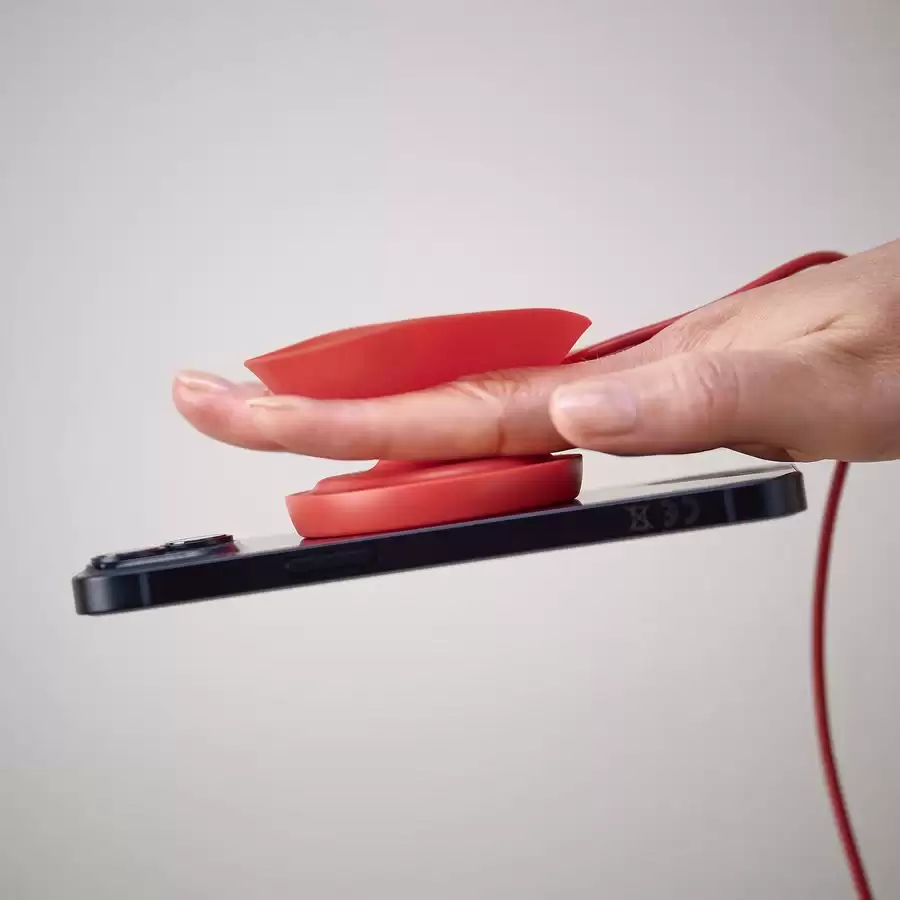 宜家发布 VASTMARKE Qi2 无线充电器：甜甜圈造型、自带“线缆隐身术”