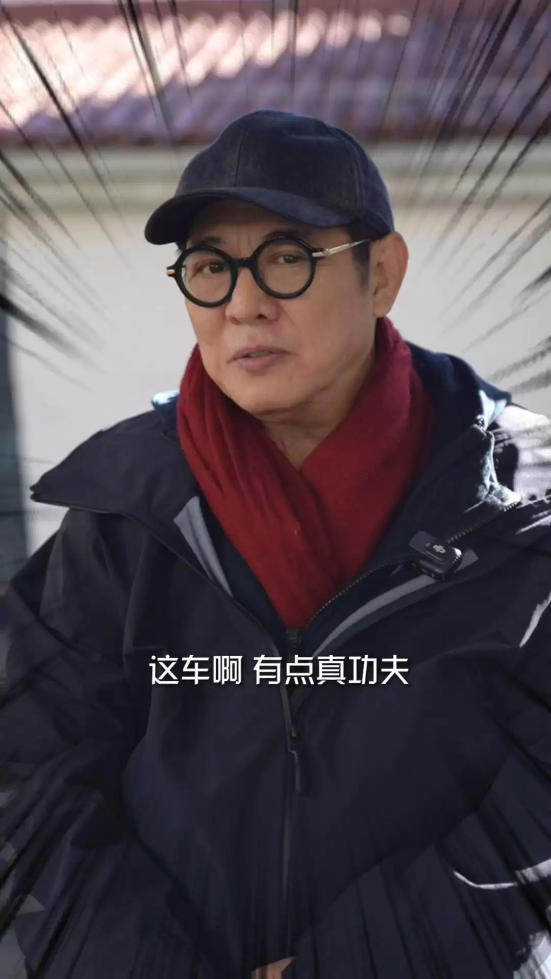 鸿蒙智行尊界S800 轿车 1 万台下线即交付，余承东和项兴初共同为李连杰交车