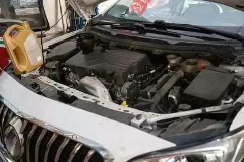 亲手换机油三年:从菜鸟到安心的自驾守护者