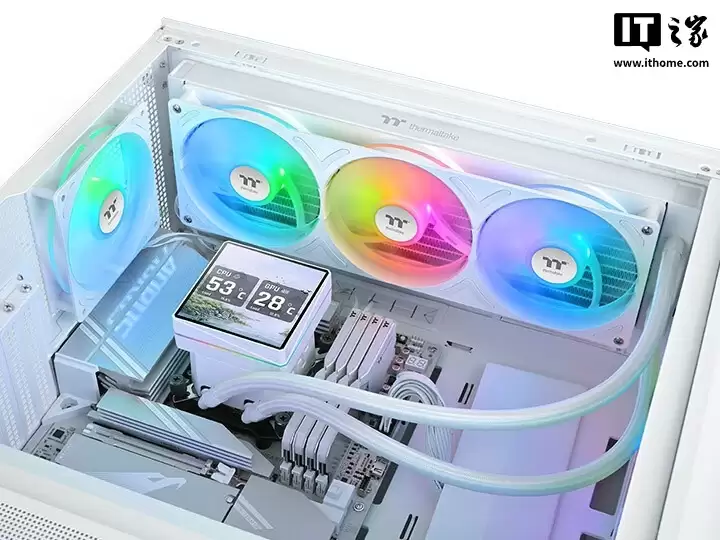 曜越推出 TH360 V3 Ultra ARGB Sync 白色版一体式水冷散热器，内置 4 英寸彩屏