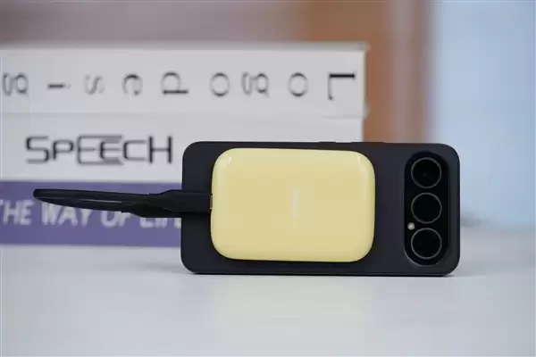 可磁吸绝配iPhone！长江存储致态灵潮流动版移动SSD 2TB图赏