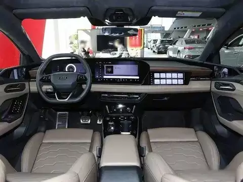 奥u8BFAA6L e-tron量产亮相:800V快充+华为智驾,豪华与本土化融合