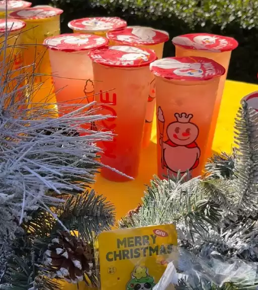 蜜雪冰城登陆美国好莱坞！定价2.5美元 首店日销800杯