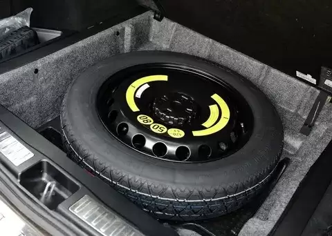 备胎使用全攻略:九成车主忽略的应急常识